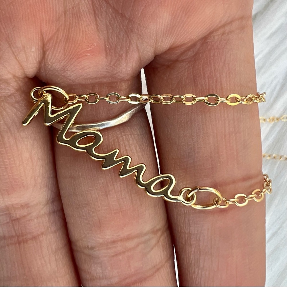 ✨3/$25✨Mama faux gold necklace